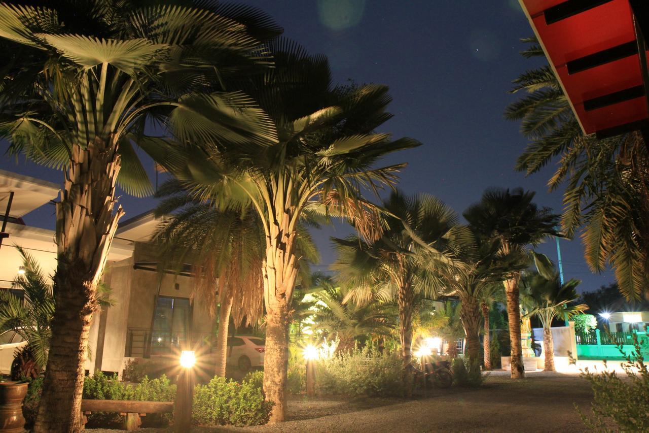 Lopburi Palm Resort Eksteriør billede