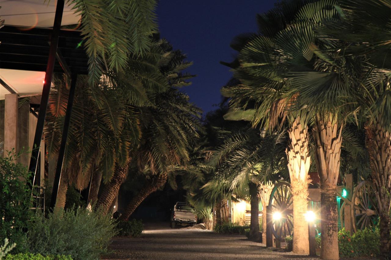 Lopburi Palm Resort Eksteriør billede