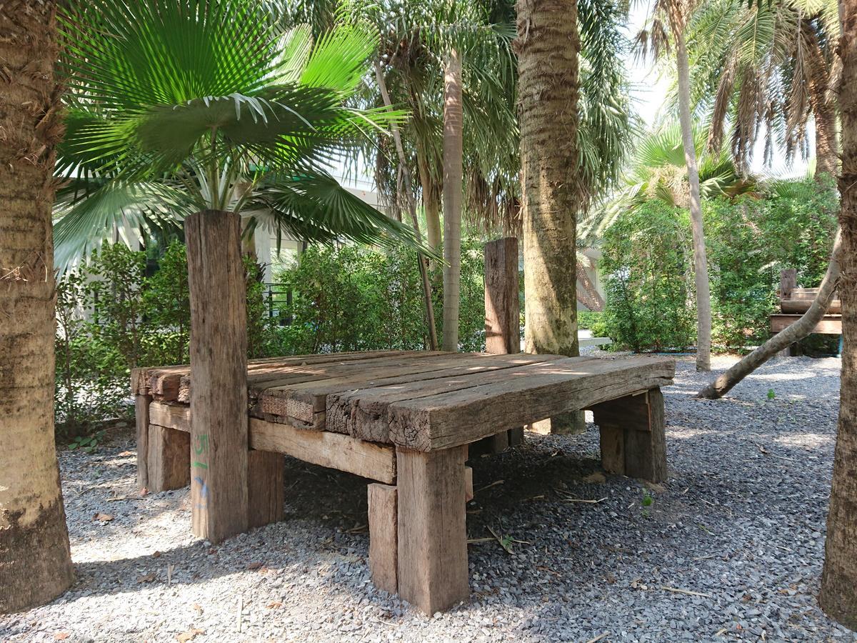 Lopburi Palm Resort Eksteriør billede